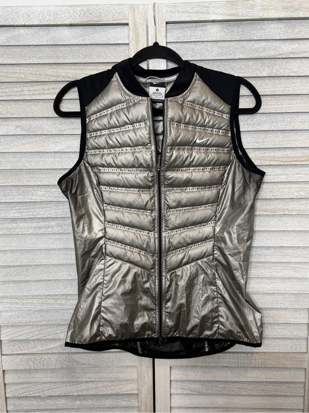 Nike Running 800 Women’s M Metallic Silver Insulated Running Vest Full Zip